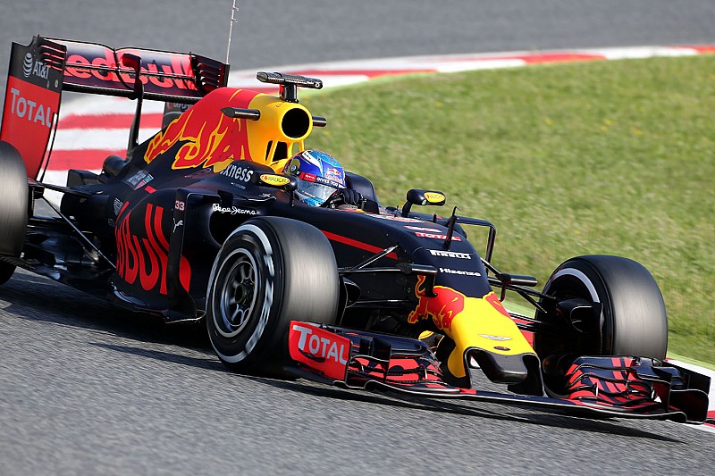 Verstappen Maintient Red Bull En T Te Barcelone