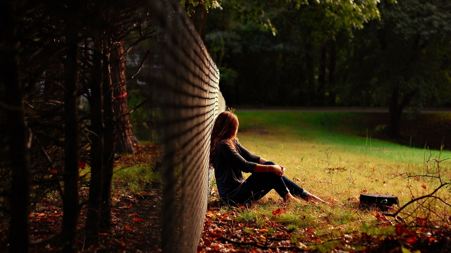 Sad Girl Wallpaper