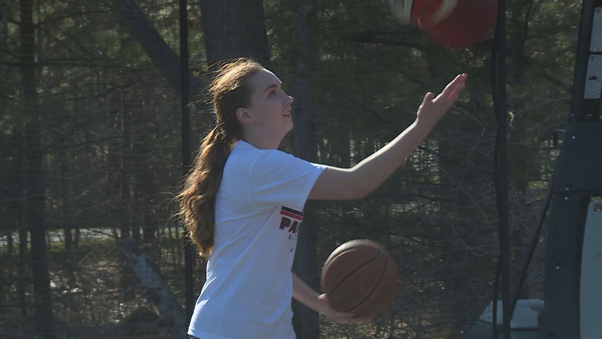 Spash S Moe Finishes Second In Trick Shot Contest Held By Wnba Player