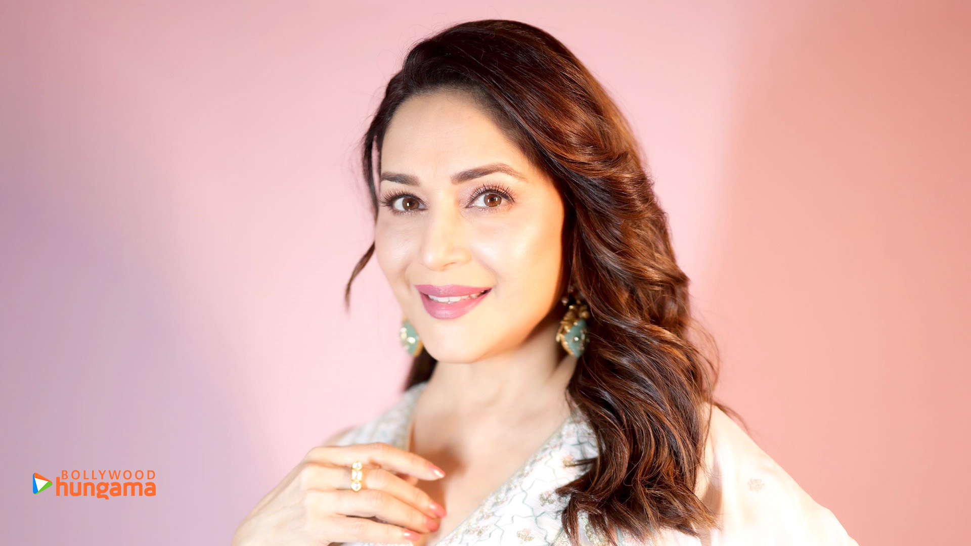Madhuri Dixit Wallpaper