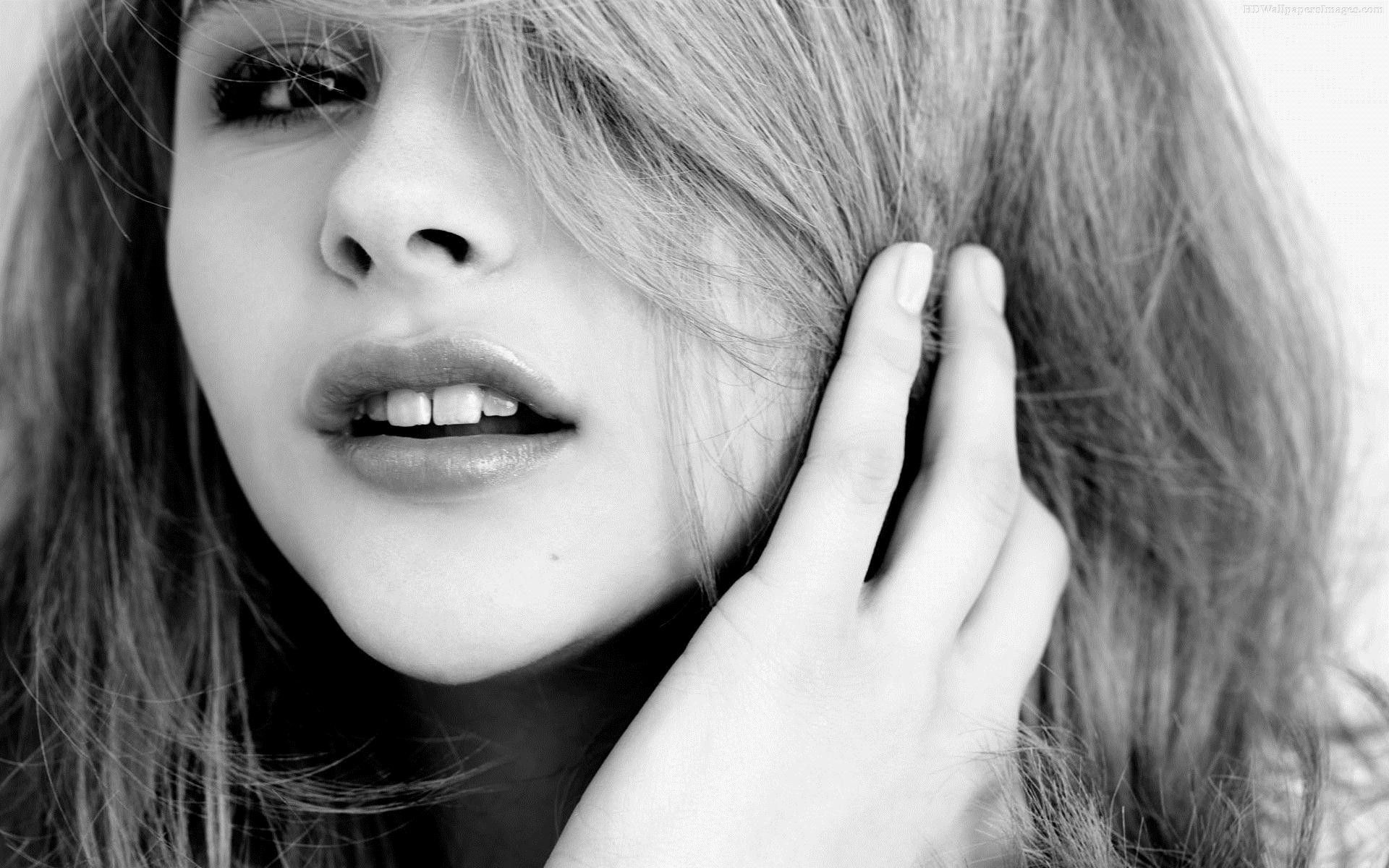 Chloe Moretz Wallpaper