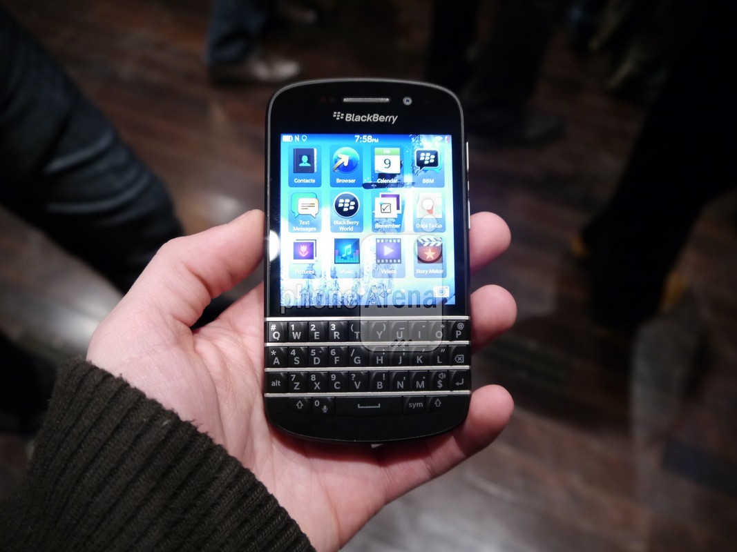 Blackberry Q10 Hands On Phonearena Res