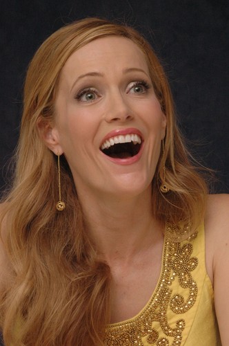 Leslie Mann Wallpaper Image In The Club Tagged