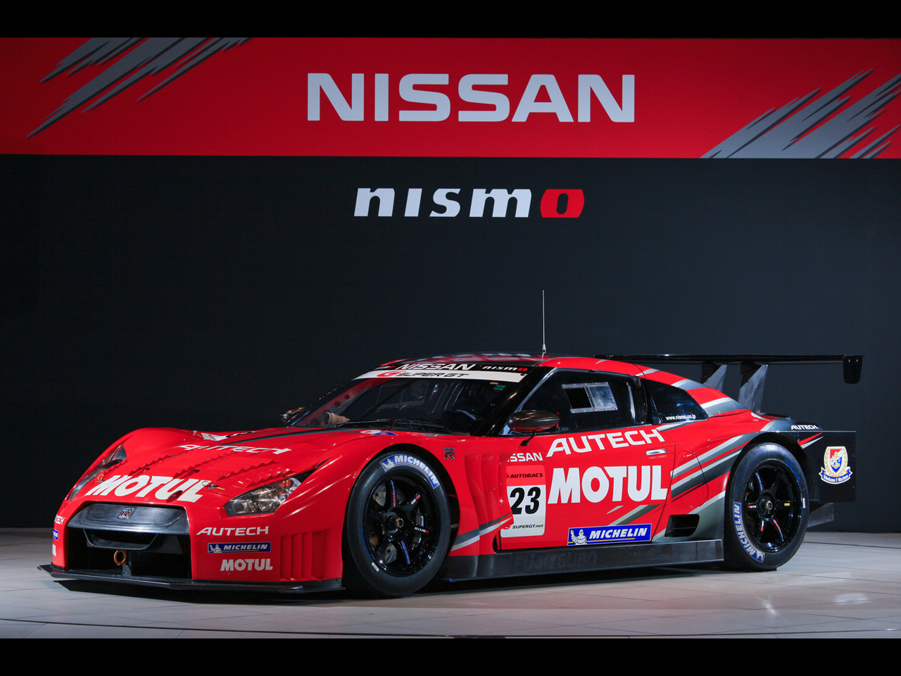 Nissan Gt R Racing Front And Side