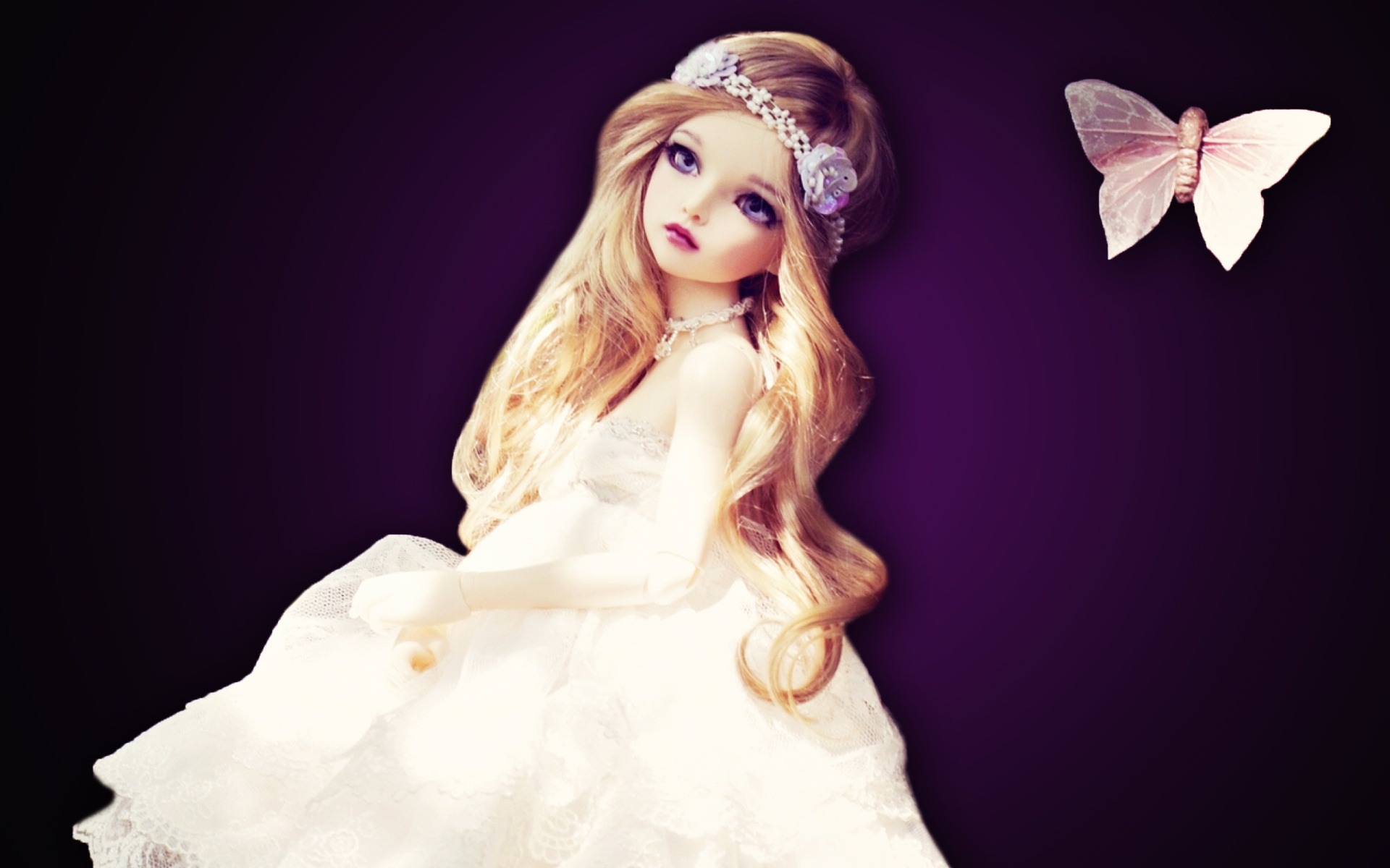 Doll Background Wallpaper