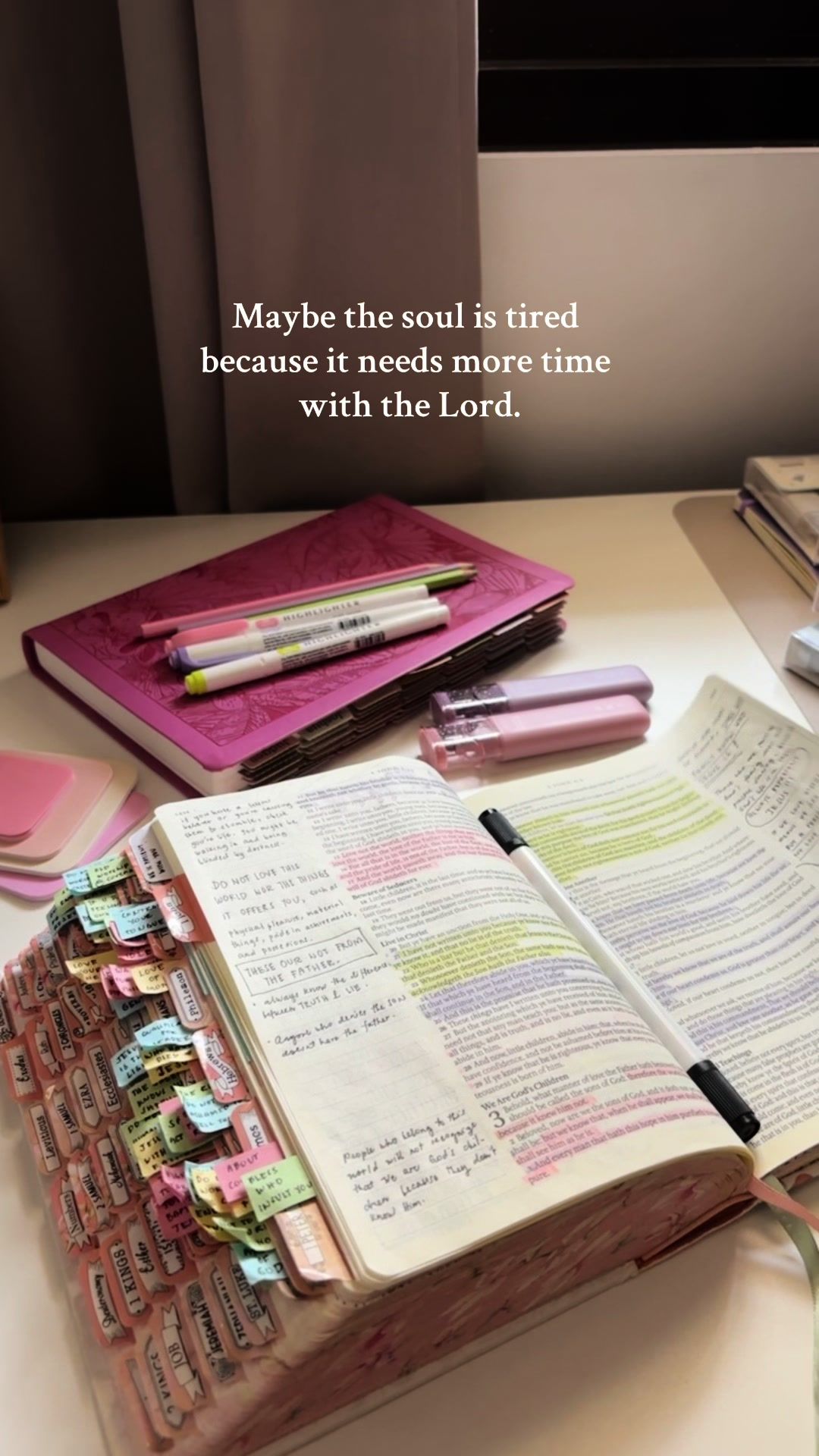 Christian Girl Aesthetic Ideas In Wallpaper
