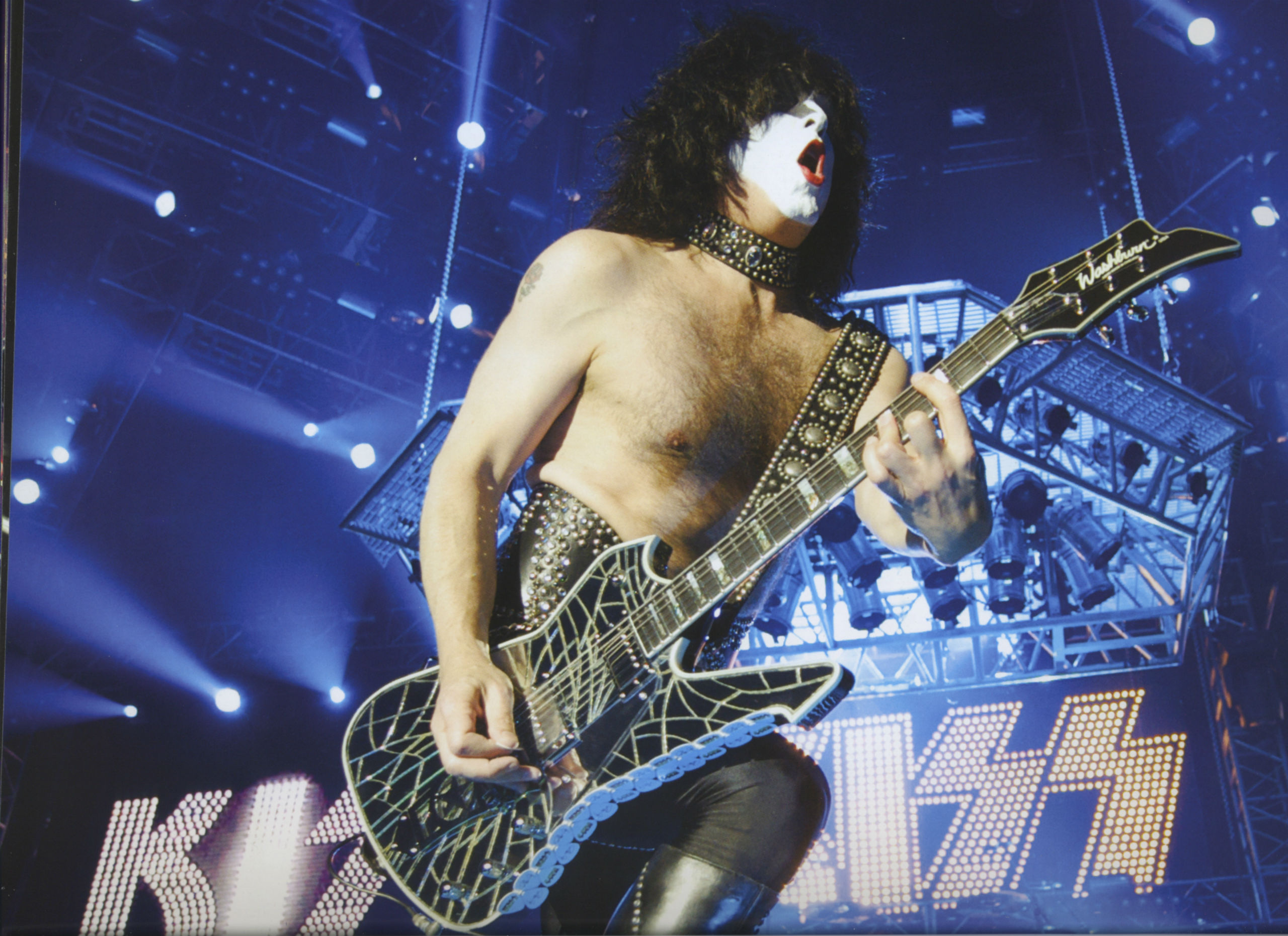 Kiss heavy metal rock bands concert guitar f wallpaper background 2560x1860