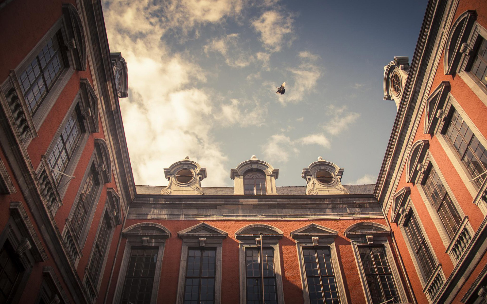 College Wallpaper HD