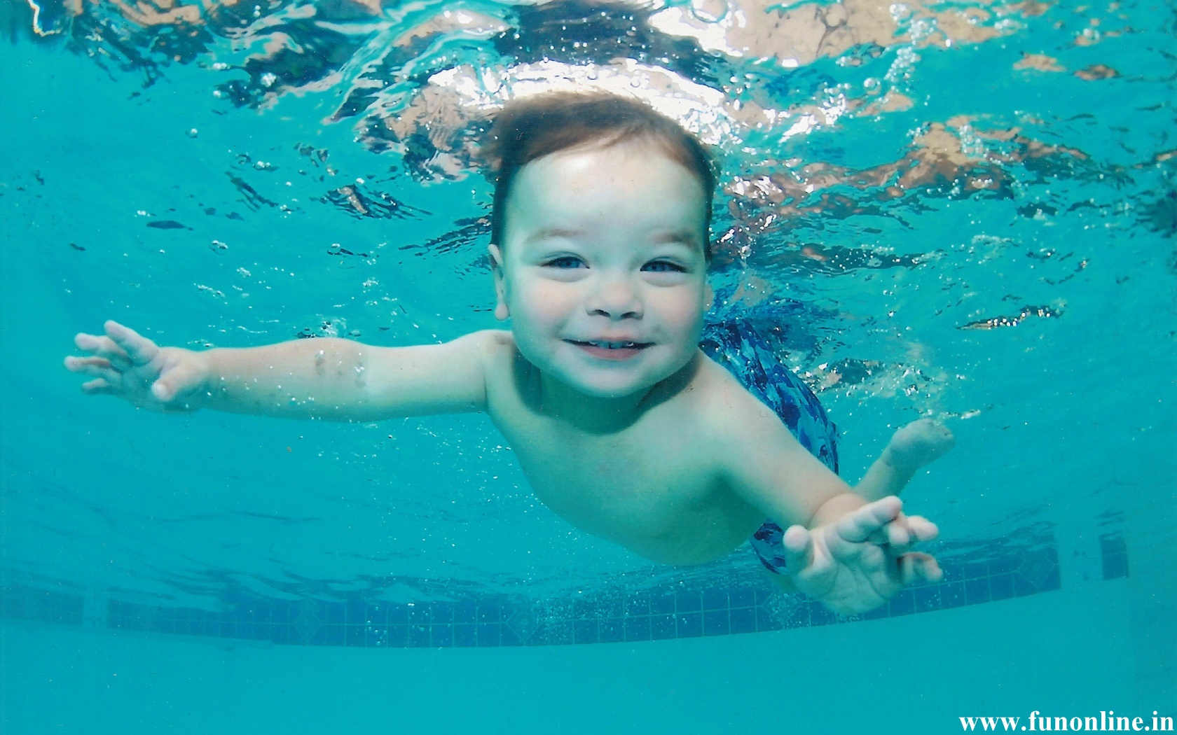 Crazy Baby Swimming Wallpaper