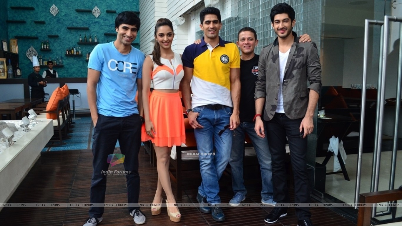 Wallpaper The Cast At Promotions Of Fugly Size