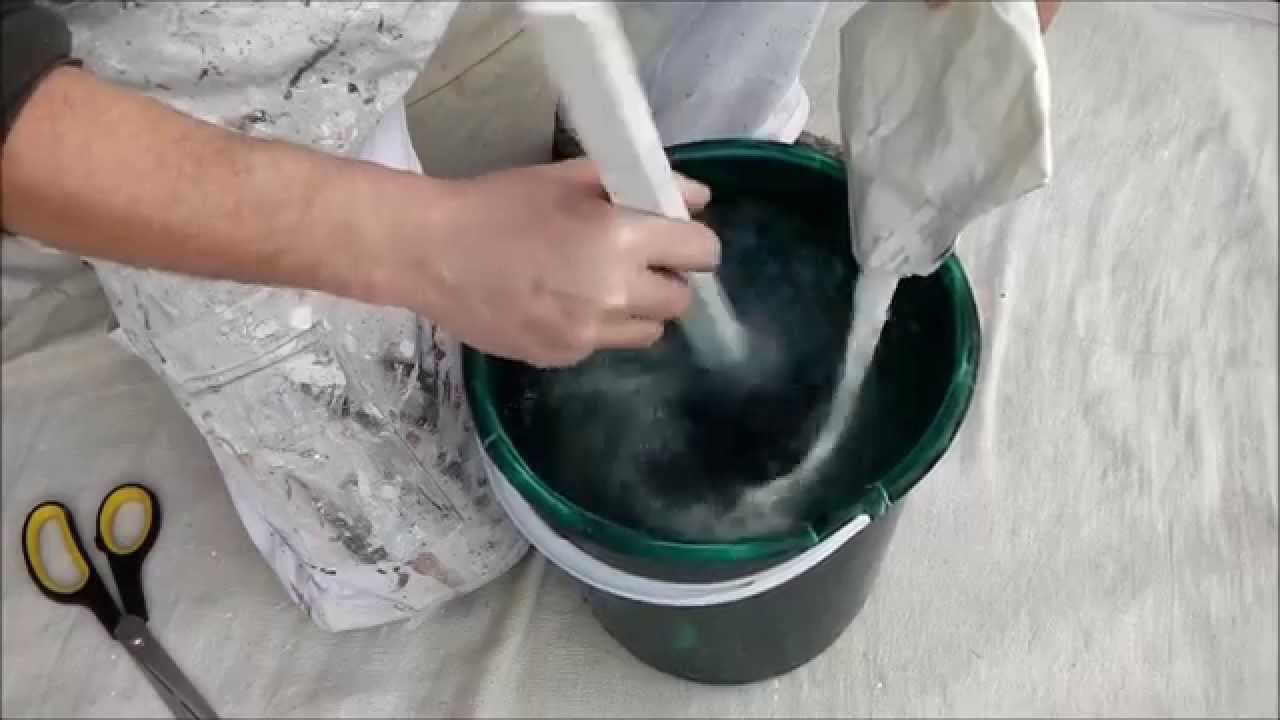 How to mix wallpaper paste