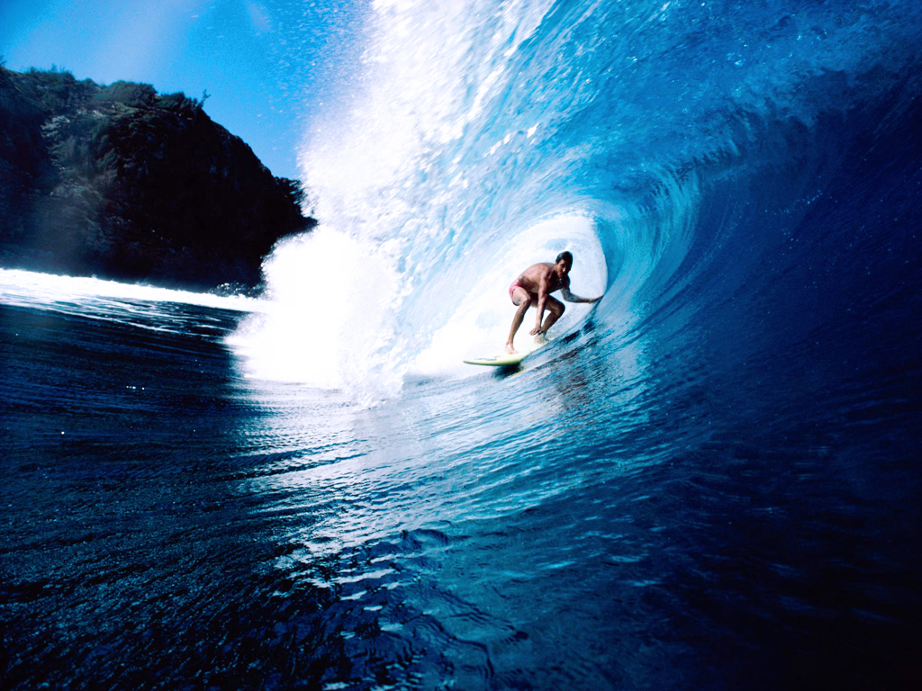 Gambar Berselancar Surfing Di Lautan