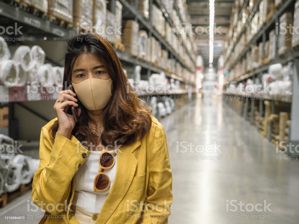Asian Business Woman Shopping In Department Store Stock