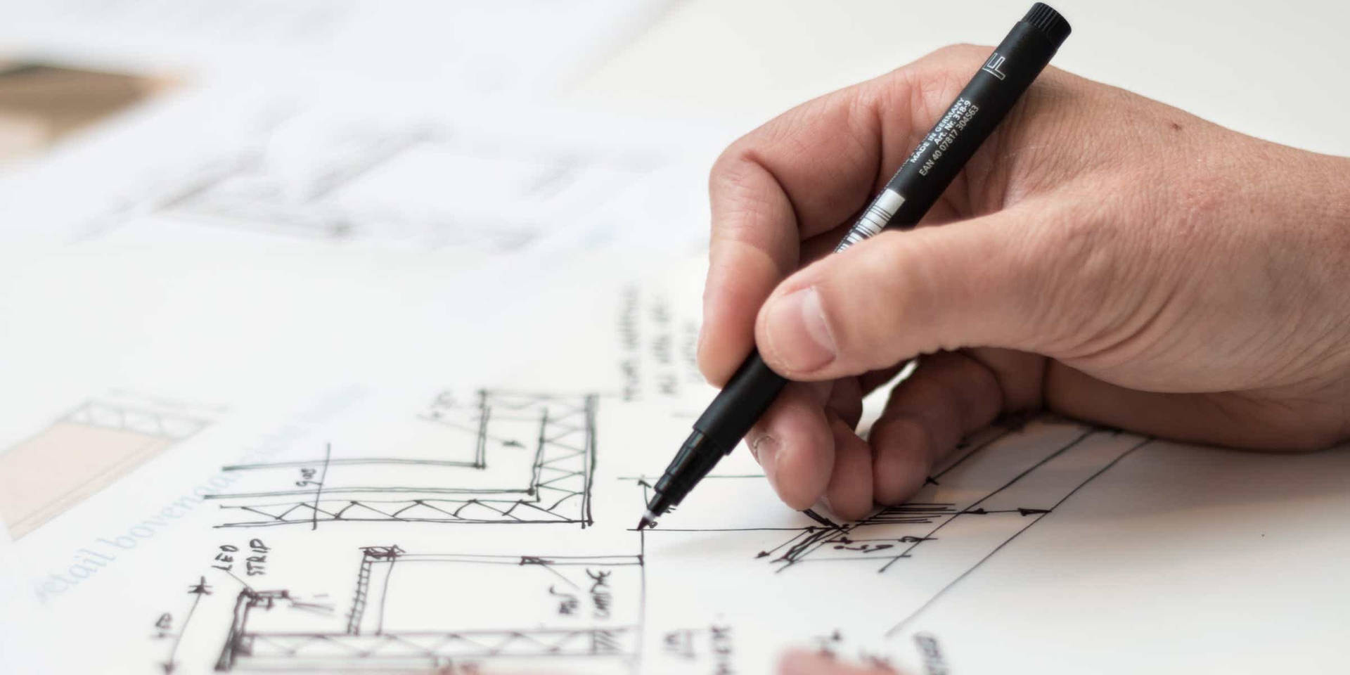Engineer Drawing With Pen 66erwu2nsakzy1j5 Wallpaper