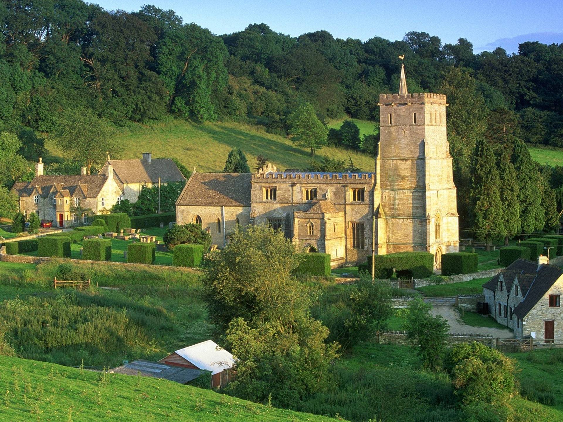 English Countryside Wallpaper