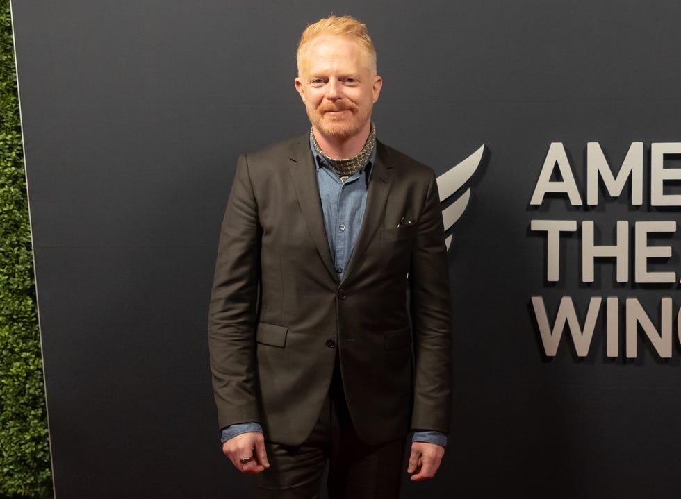 Modern Family Star Jesse Tyler Ferguson Reunites With On Wallpaper