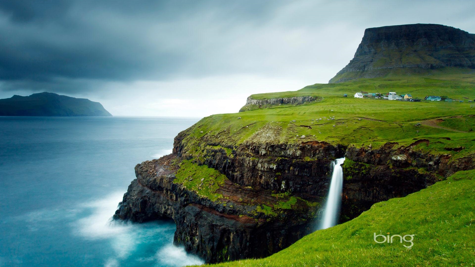 Free download Windows 7 Bing theme beach house like a fairyland