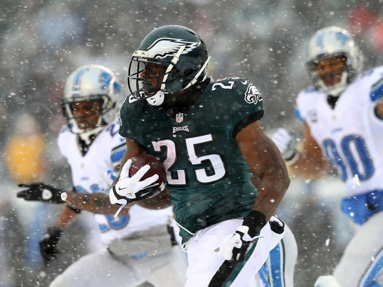 Lesean Mccoy Was The Nfl S Leading Rusher At
