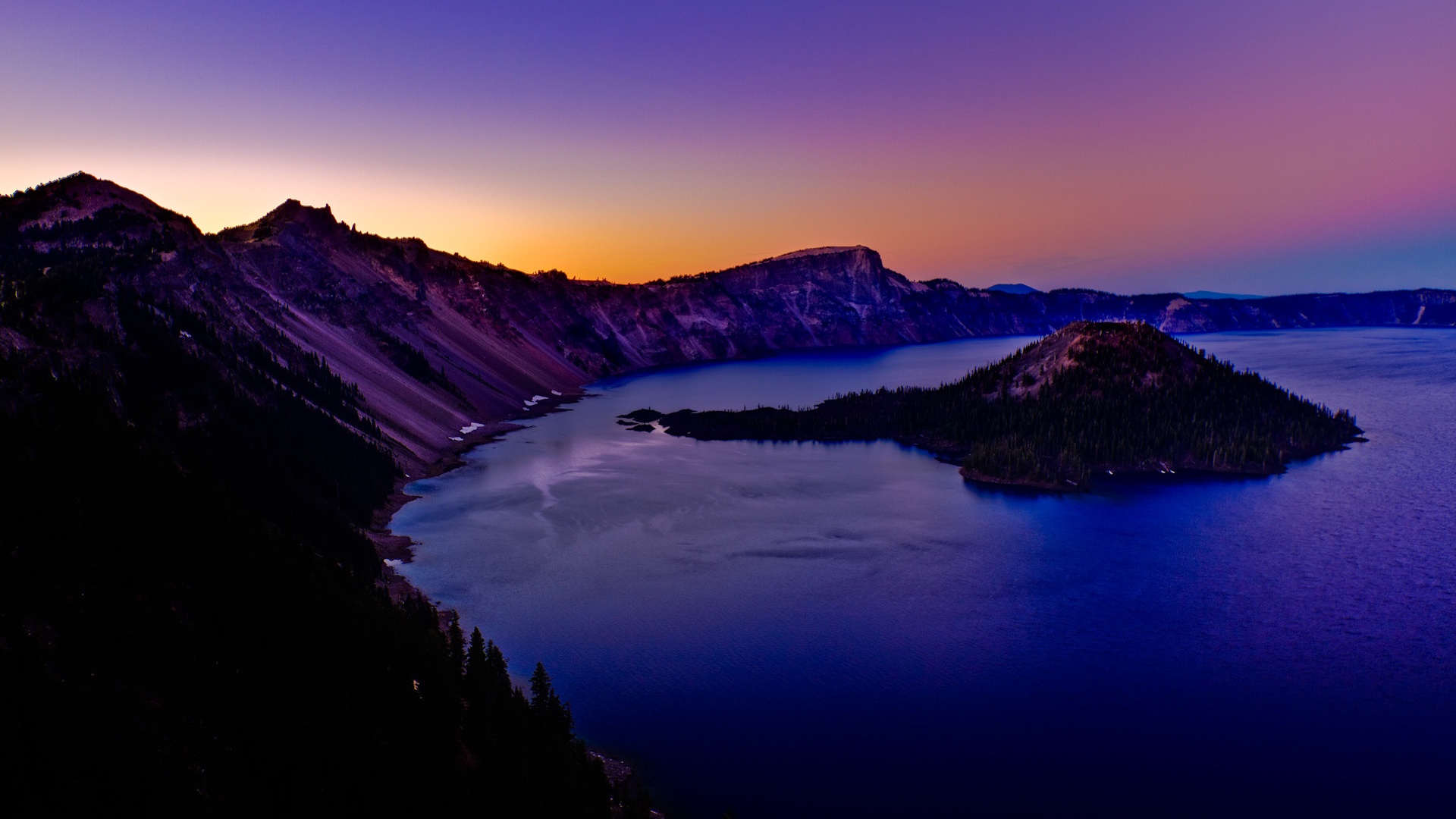 Crater Lake In Oregon Of Usa Wallpaper