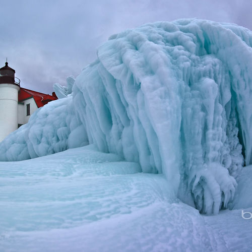 Bing Ice Lighthouse Picture For iPhone Blackberry iPad