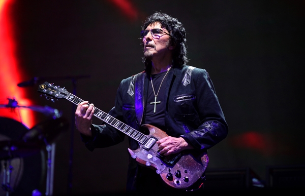 Tony Iommi Gives Updates On His Cancer Treatments And The Year Ahead