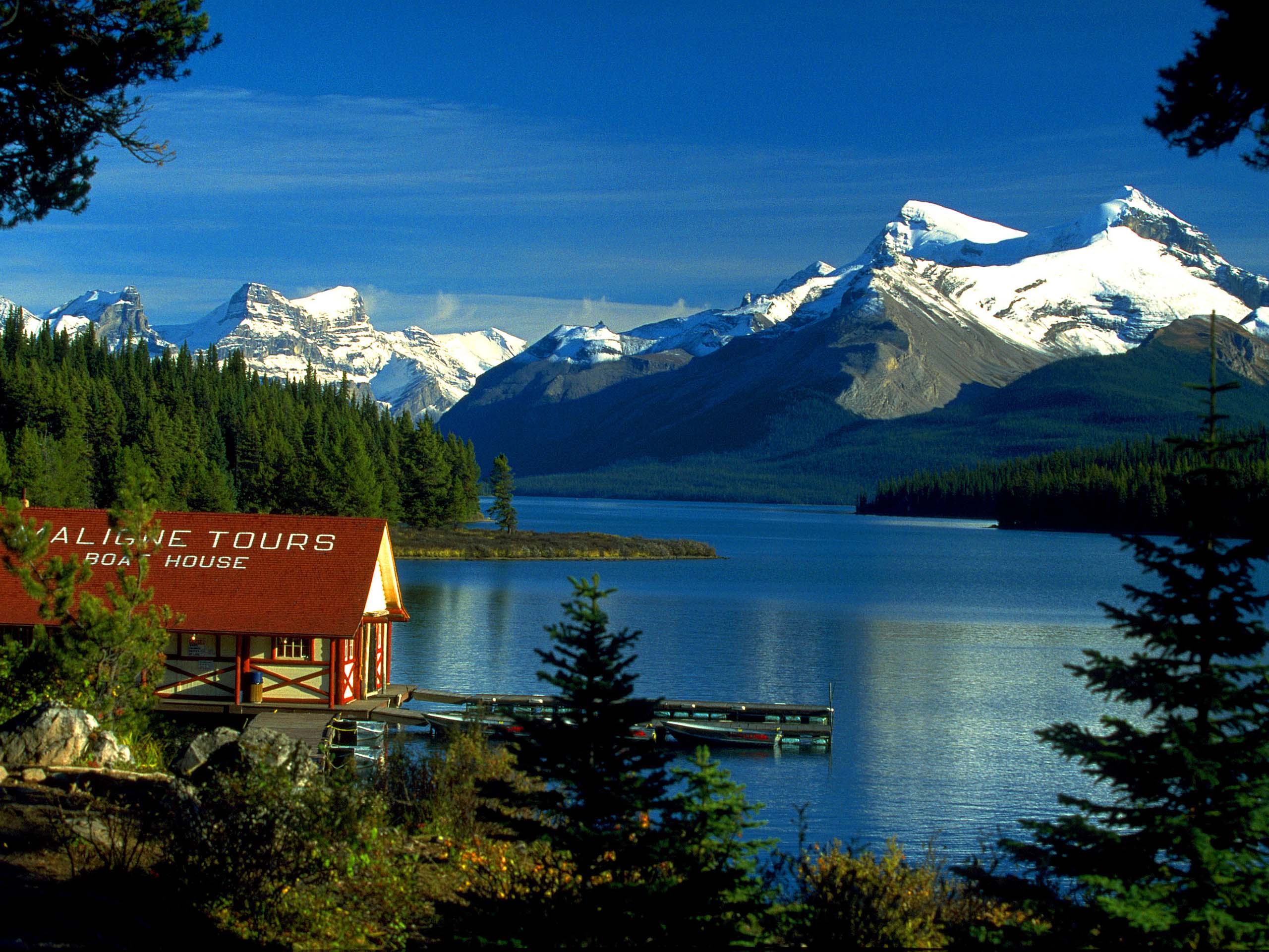 Wallpapers Backgrounds   Boat House Maligne Lake Jasper Alberta Canada