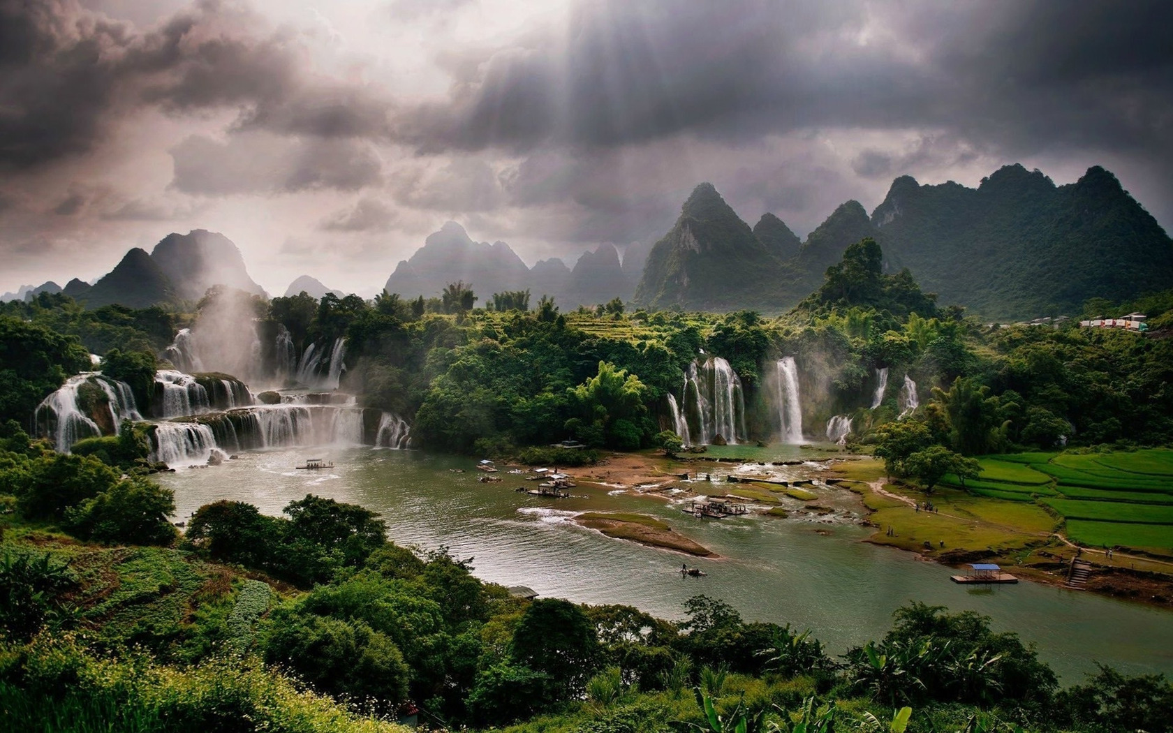 Breathtaking Waterfall Wallpaper