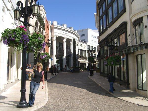 Kate on Rodeo Drive Photo