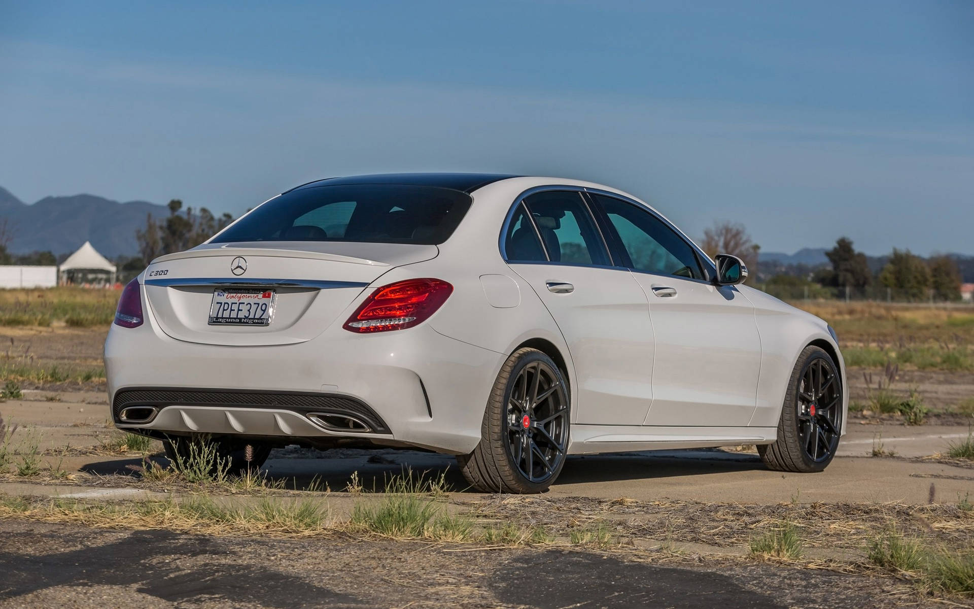 Mercedes Benz C300 Wallpaper