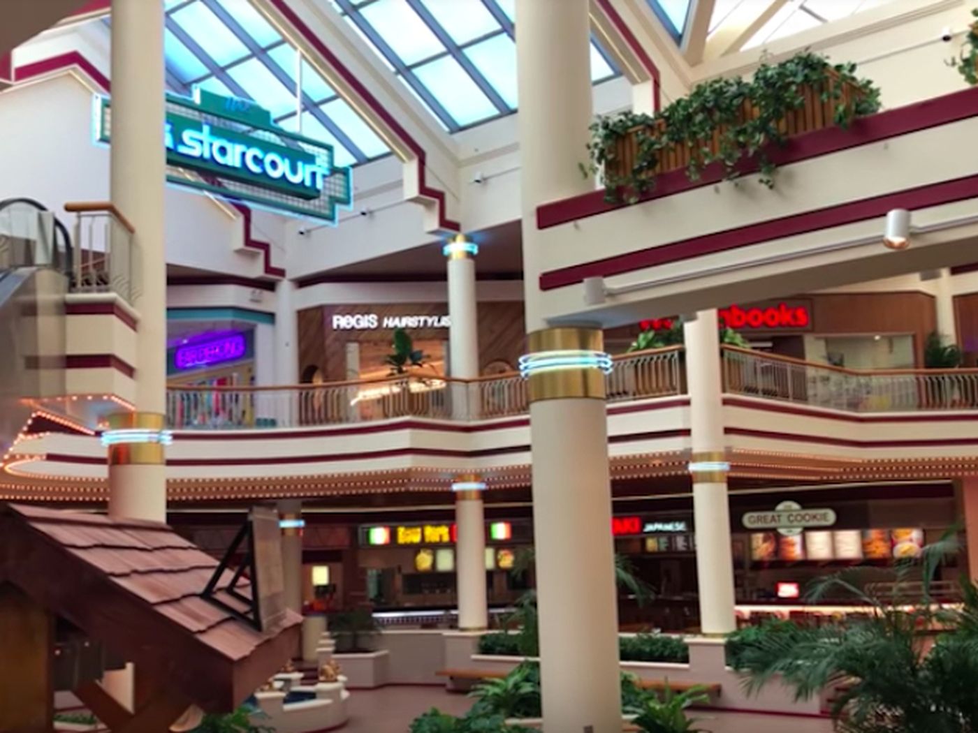 Stranger Things S Starcourt Mall Is Actually A Real Dead