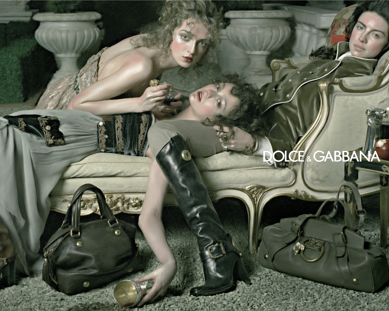 Dolce And Gabbana Wallpaper Ss07