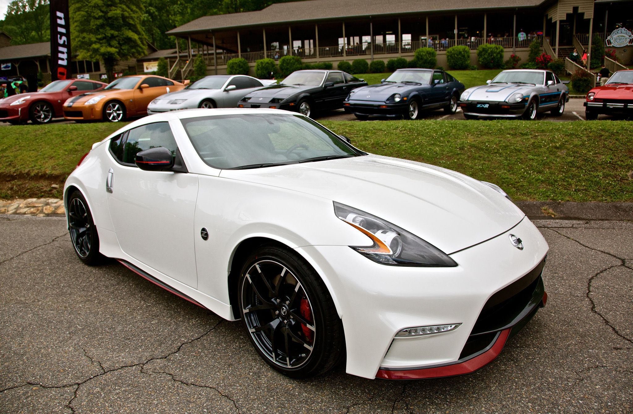 Underneath The Hood 370z Nismo S Liter Power Plant Receives A