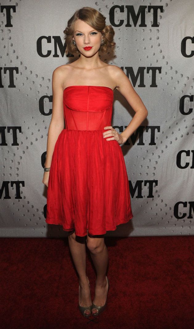 Taylor Swift Photo In Red Dress Apnatimepass