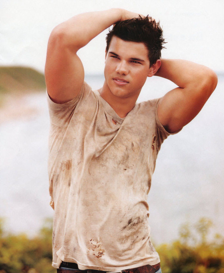 Taylor Lautner Shirt Off In The Rain Wallpaper