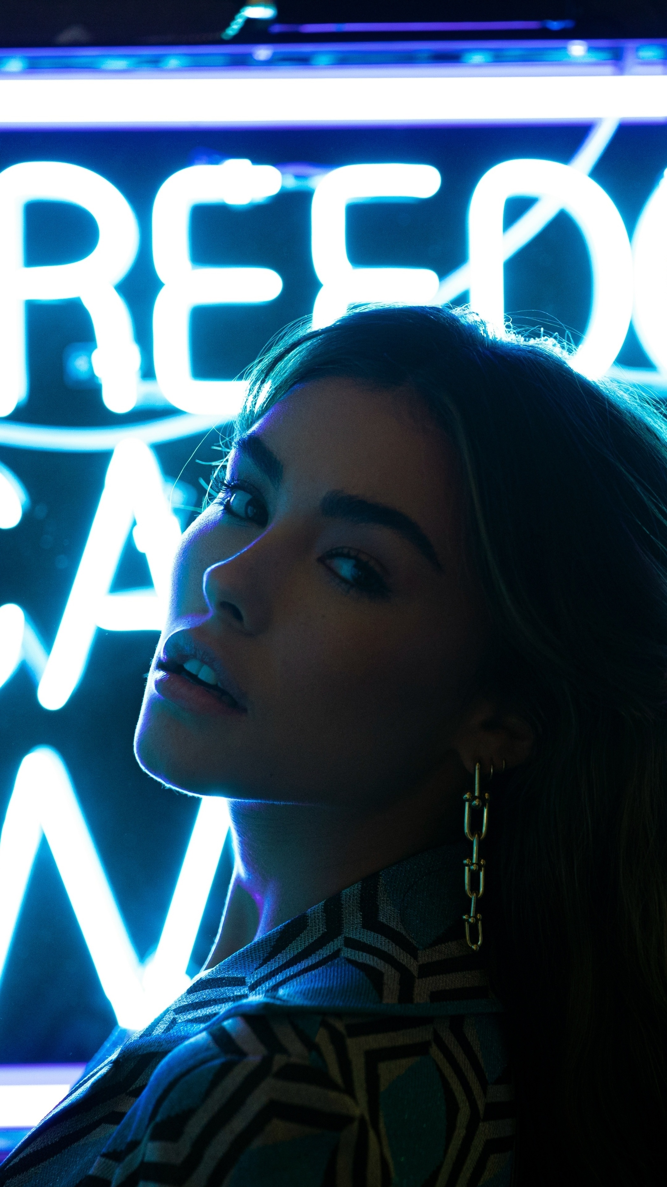 Madison Beer 1080p 2k 4k 5k HD Wallpaper Off