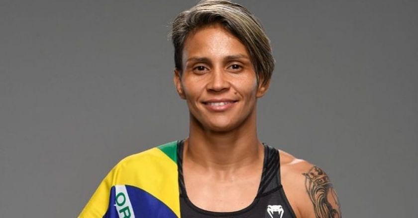How Old Is Amanda Lemos Wallpaper