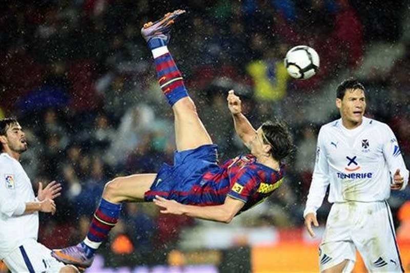 Lionel Messi Photos Were Kicking A Ball With The Air