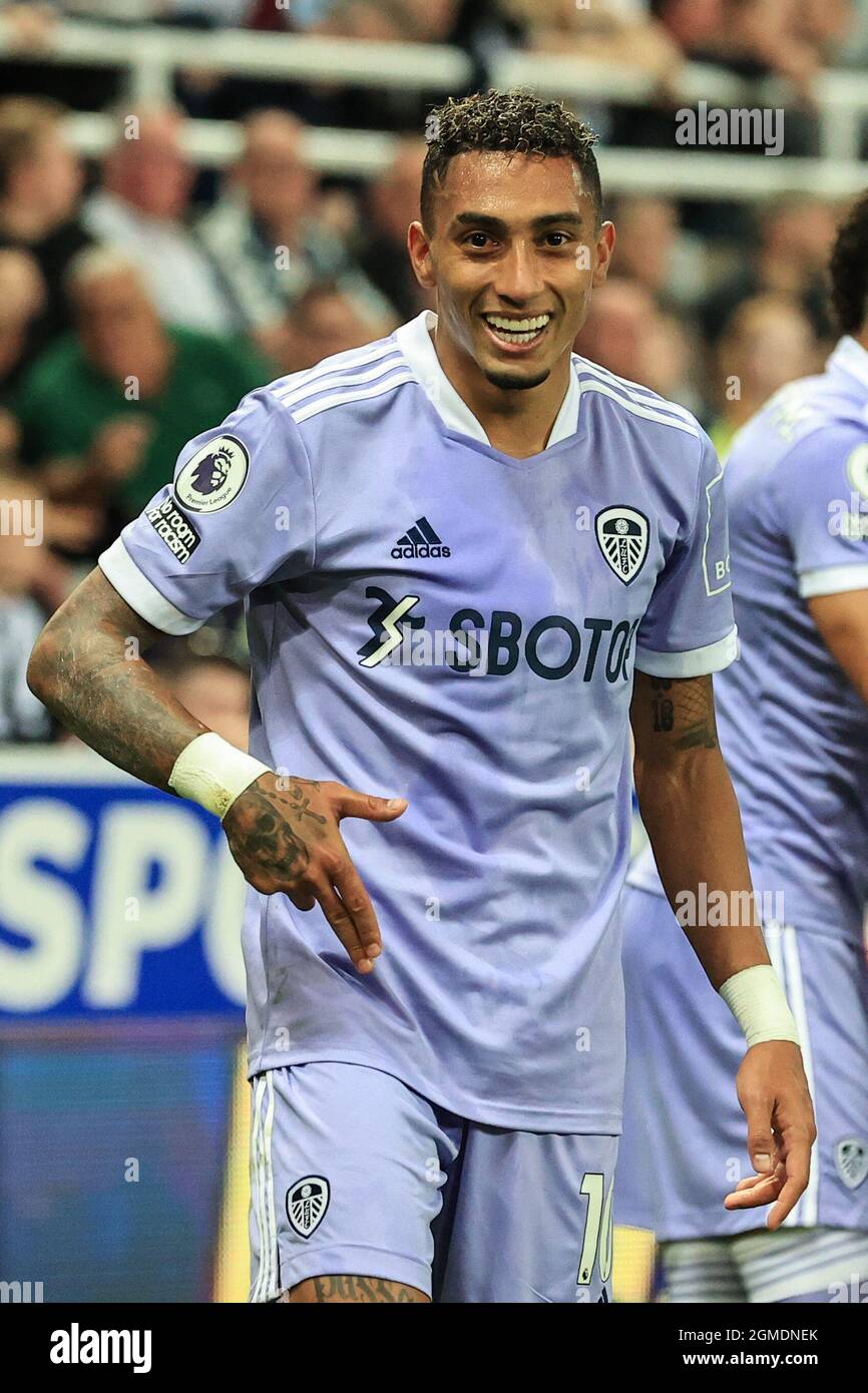 🔥 [24+] Raphinha Wallpapers | WallpaperSafari