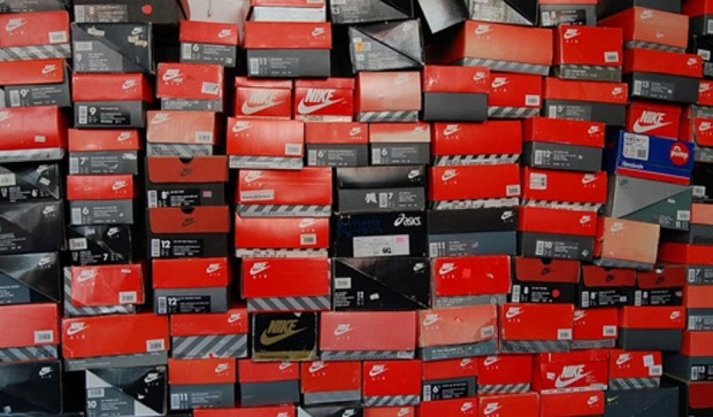 Sneaker Boxes Background Wallpaper Teahub Io