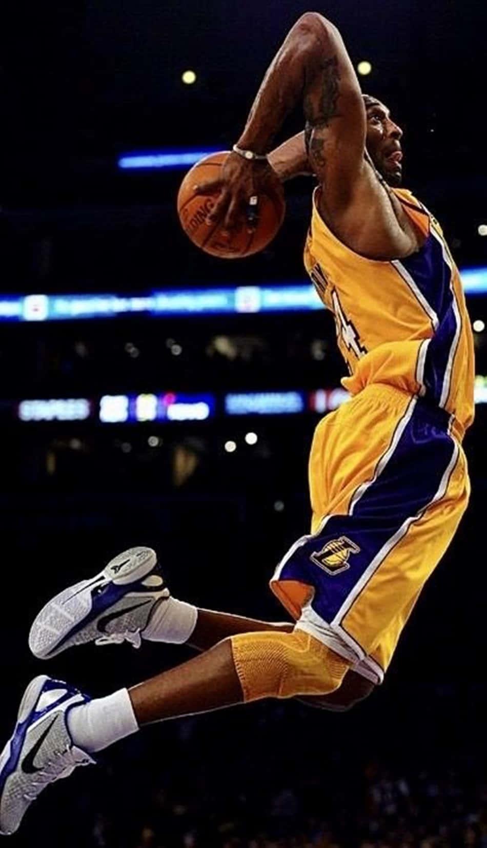 Kobe Bryant Showing Off His Impressive Dunking Abilities