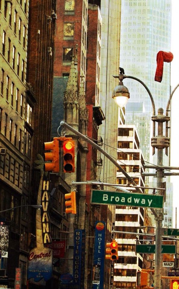 Broadway Lockscreens In iPhone Wallpaper