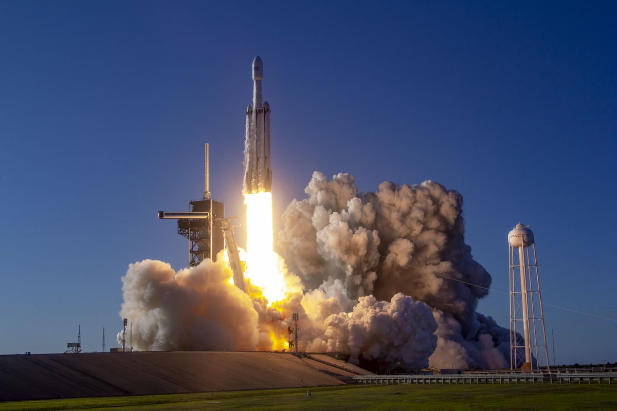 Spacex More Photos From Yesterday S Falcon Heavy