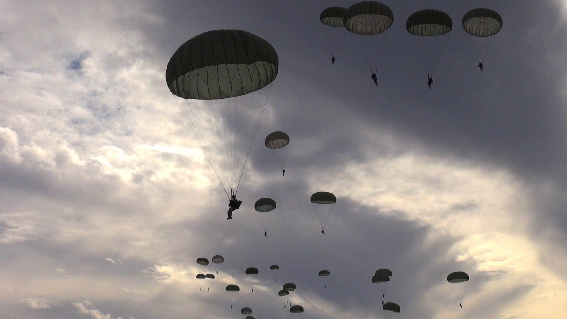 Inside The Army S 82nd Airborne Division Parachuting From A C