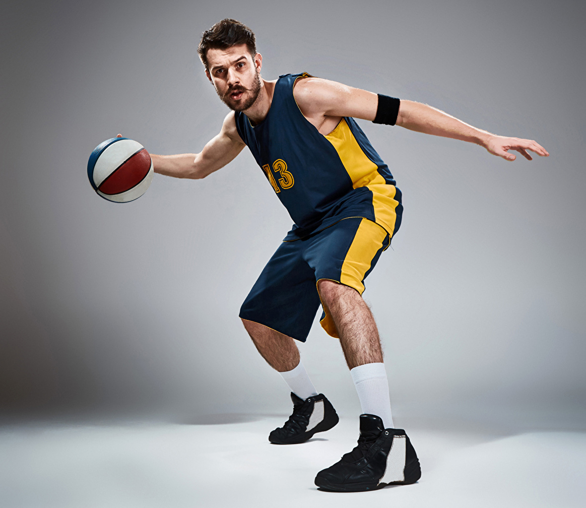 Desktop Wallpaper Man Sport Basketball Ball Uniform