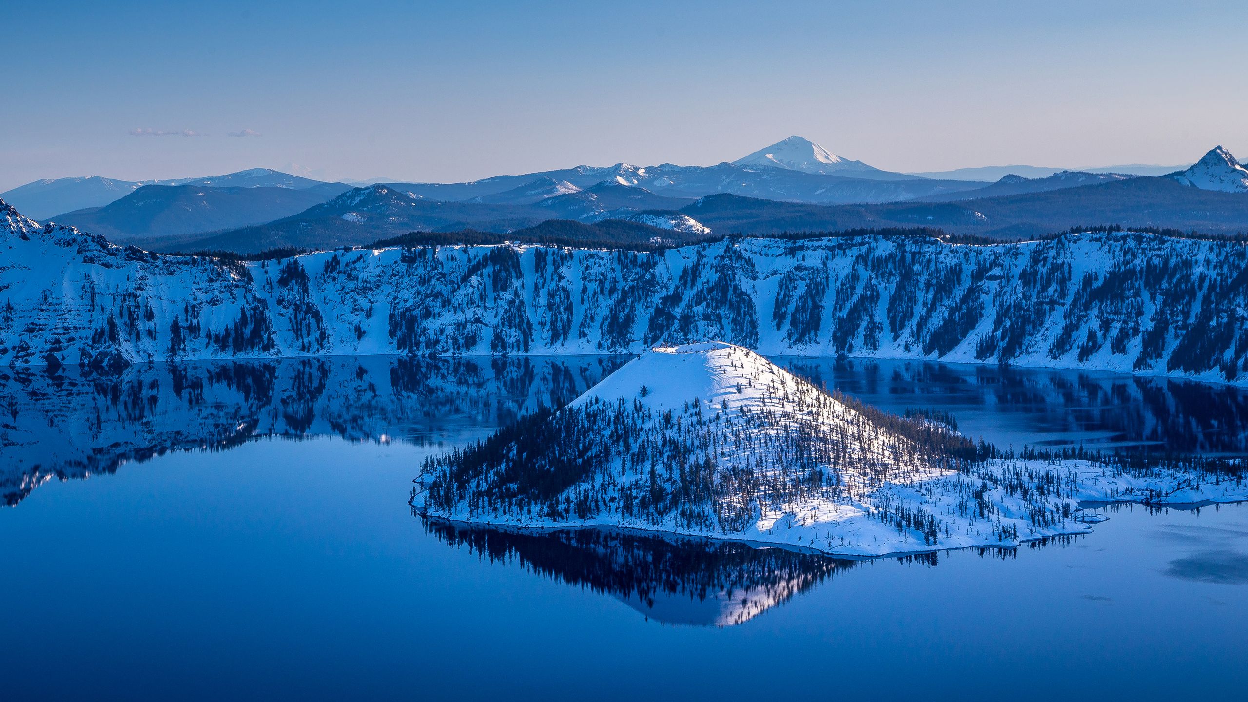 Crater Lake National Park Wallpaper