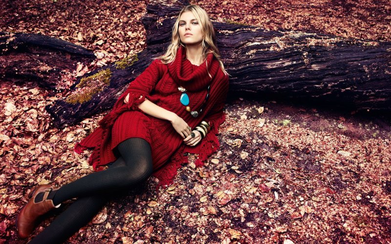 Woman With Autumn Clothes Blond Red Wallpaper