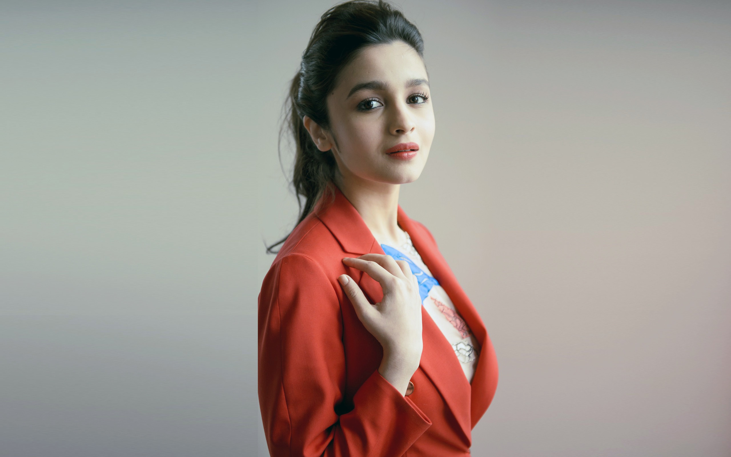 Celebrity Alia Bhatt HD Wallpaper