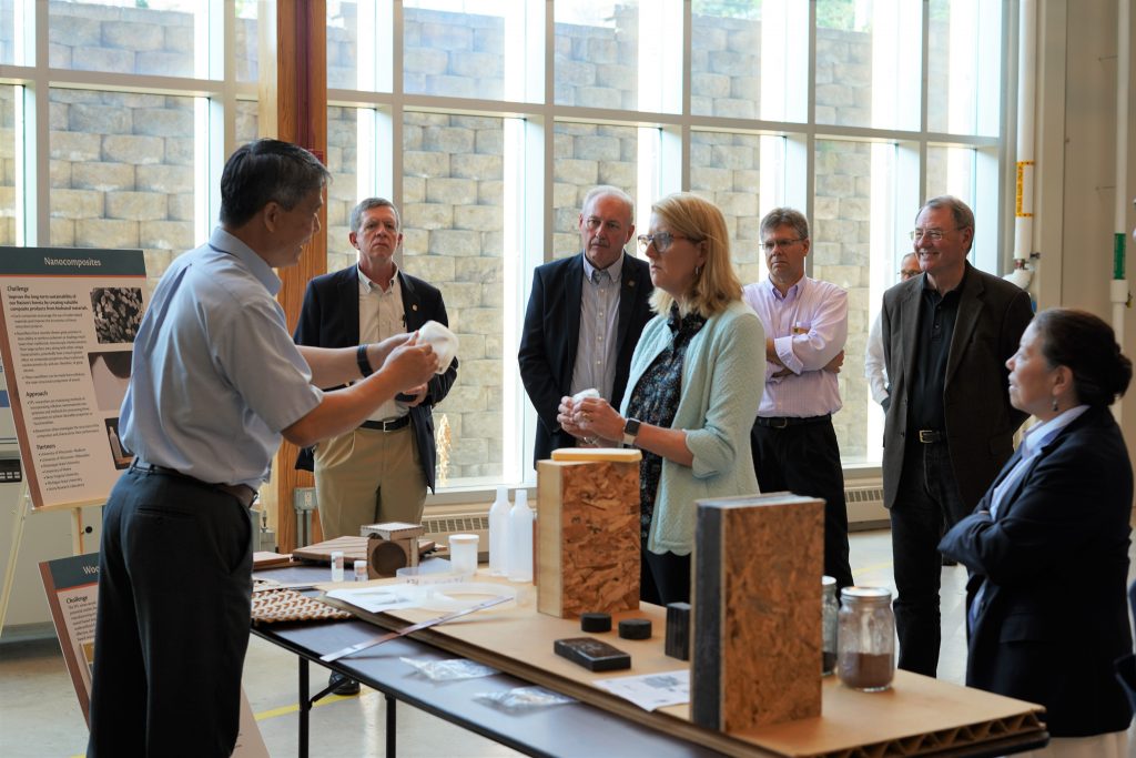 Fpl Welcomes Usda Undersecretary Fs Chief Lab Notes