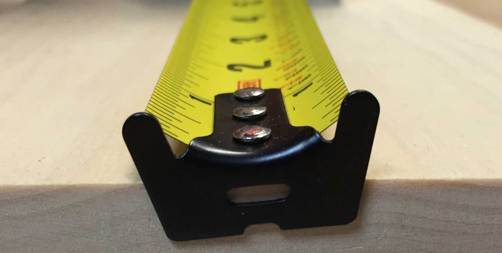 The DeWalt DWHT33373 tape measure has a medium sized hook with small