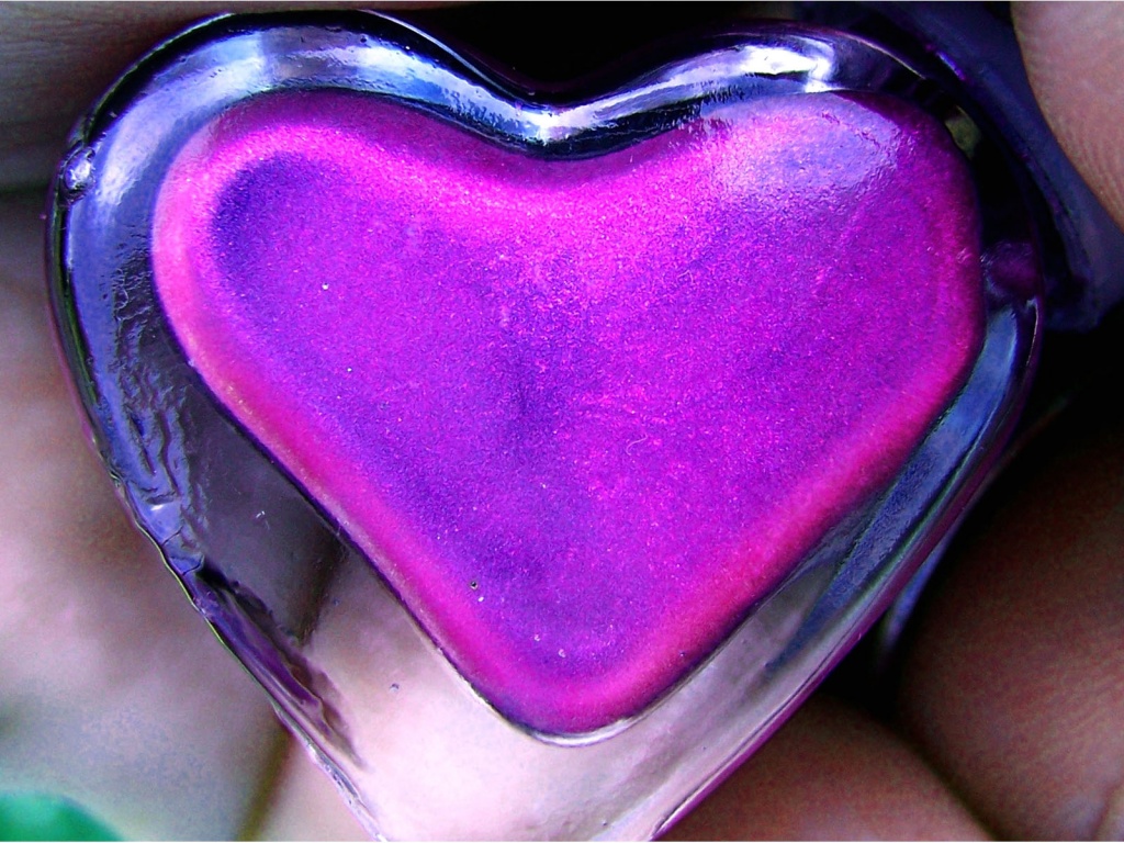 Pink Purple Nail Polish In Heart Bottle Wallpaper